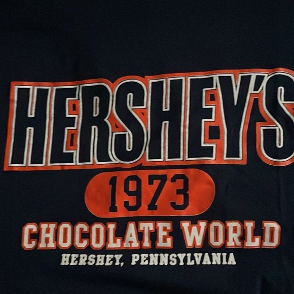 T-shirt Hershey’s Pennsylvania Chocolate World Size L Navy. EUC. - Picture 3 of 5